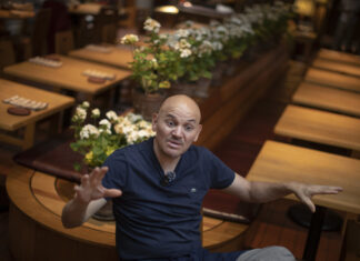 El chef mexicano Lalo García, de migrante 2 veces deportado a ganar una estrella Michelin chef