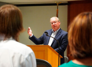 State officials urge Pennsylvanians to serve as poll workers for nov. 4 election