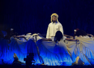 La superestrella latina Bad Bunny encabezará el espectáculo de medio tiempo del Super Bowl 2026