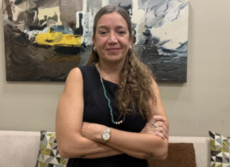 Precarias y en cargos bajos, realidad de mujeres en el sector editorial de Latinoamérica mujeres