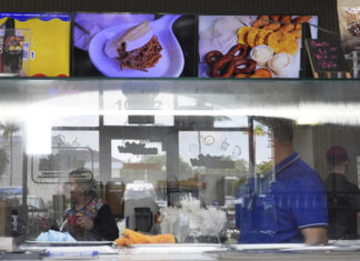 Corte de apelaciones permite a gobierno de Trump terminar protecciones para 430.000 migrantes