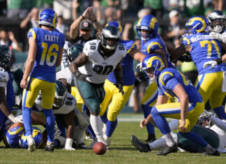 Jordan Davis sella la victoria de Eagles 33-26 sobre Rams con 2do bloqueo de gol de campo clave