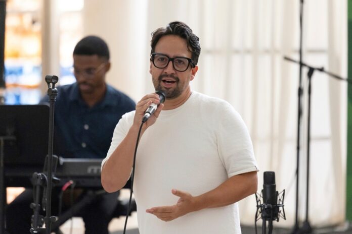 LIN-MANUEL MIRANDA-FILANTROPÍA Lin-Manuel