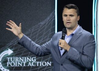 El FBI está desplegado en el campus donde fue tiroteado el comentarista Charlie Kirk