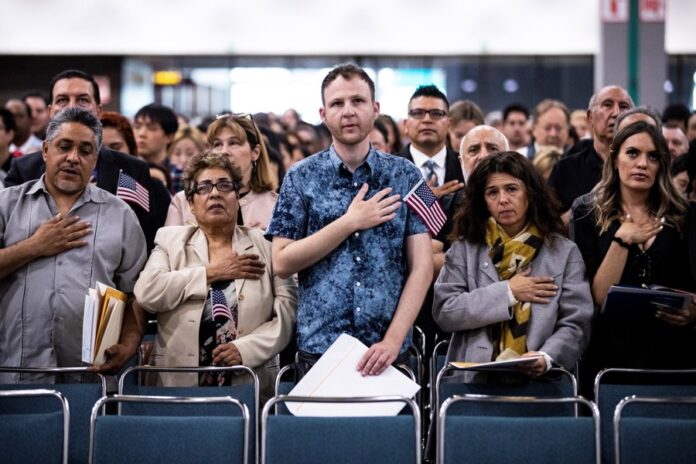 Gobierno Trump implementará un nuevo examen de ciudadanía más extenso y riguroso