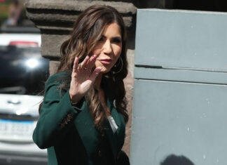 Gobierno Trump revoca el beneficio migratorio TPS para un cuarto de millón de venezolanos