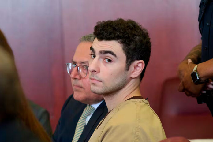 Juez-desestima-cargos-de-terrorismo-contra-hombre-acusado-de-matar-a-CEO-de-UnitedHealthcare