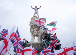 Políticos británicos condenan los comentarios de Elon Musk en marcha antiinmigrantes