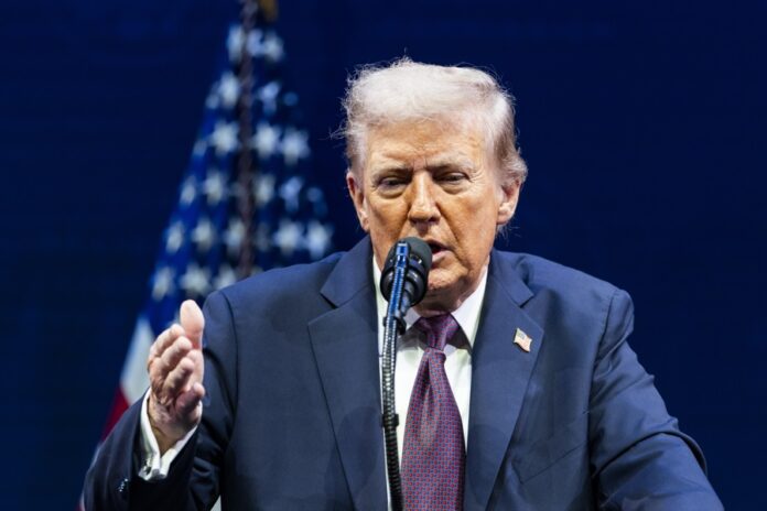 Trump amenaza con enviar tropas a Chicago, expertos advierten sobre "abuso de poder" Trump