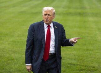 Trump se burla de líder demócrata con un video de IA que lo caricaturiza como mexicano