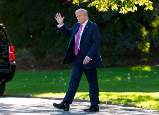 Demandan al Gobierno de Trump por «vigilancia ideológica» de redes sociales de inmigrantes Trump