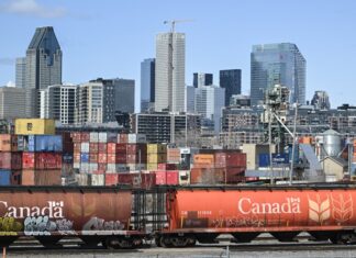 Trump anuncia un aumento del 10% de los aranceles a Canadá escalando la tensión con Ottawa aranceles