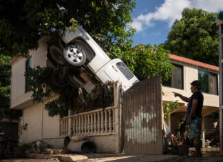 Sheinbaum visita a los afectados por las lluvias que han cobrado decenas de fallecidos