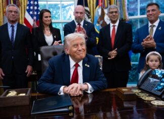 EE. UU. intensifica su guerra comercial con nuevos aranceles a medicamentos y camiones