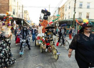 Filadelfia celebra el Día de los Muertos en la 9th Street Día de los Muertos