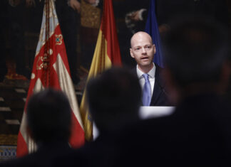 Hispanic Society homenajea a la mecenas Estrellita Brodsky en su gala anual en Nueva York