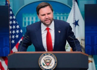 JD Vance minimiza indignación bipartidista por chat racista y ofensivo de Jóvenes Republicanos