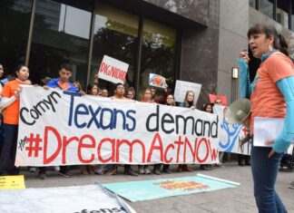 Lanzan campaña de recaudación para fondo de ayuda legal a inmigrantes detenidos en EE. UU.