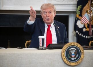 Trump afirma que su política arancelarias sirve para «traer la paz al mundo»