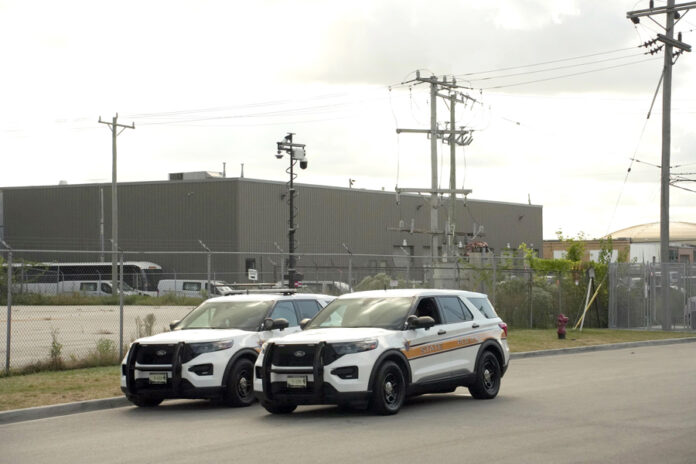 Detenciones de inmigrantes del Gobierno Trump llenan el bolsillo de empresas de cárceles inmigrantes