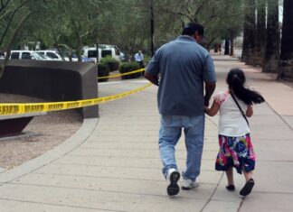 ICE visitará los hogares de unos 450.000 menores migrantes para verificar su seguridad ICE