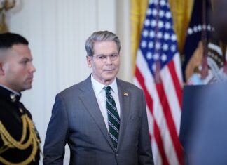 Trump busca impedir que indocumentados accedan a créditos fiscales reembolsables indocumentados