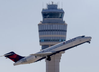 Tráfico aéreo en EE. UU. vuelve a la normalidad tras días de recortes por el cierre federal tráfico aéreo