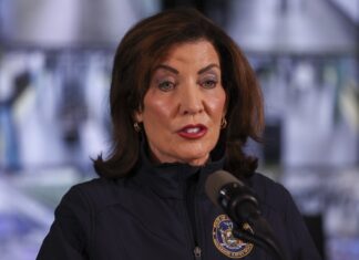 La gobernadora de Nueva York ordena la financiación de un programa de cupones de alimentos gobernadora