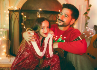 Camilo y Evaluna lanzan canción navideña que fusiona tradiciones latinas y de EE. UU. canción