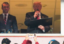 Donald Trump abucheado como el primer presidente en funciones en asistir a juego de NFL desde 1978