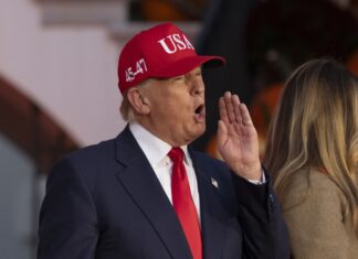 El 64 % de los latinos en EE. UU. desaprueba a Trump y el 41 % teme un arresto migratorio