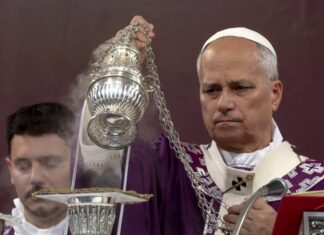 El papa pide promover el diálogo ante el clamor de guerra que resuena en Europa