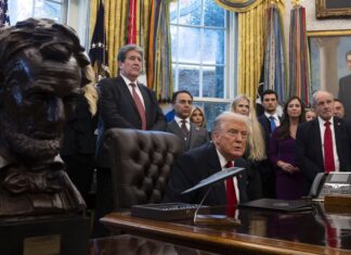 Jueza reprende a la Casa Blanca por presionar a estados que emitieron beneficios SNAP