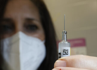 La vacuna del virus del papiloma humano previene el cáncer de cuello de útero y es segura