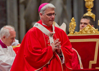 Obispos estadounidenses eligen como líder a Paul Coakley, un defensor de los migrantes