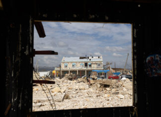 Puerto Rico envía a Jamaica catorce vagones con ayudas para los afectados por Melissa