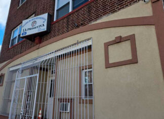 Iglesia La Primitiva brings food and turkeys to the Philadelphia community