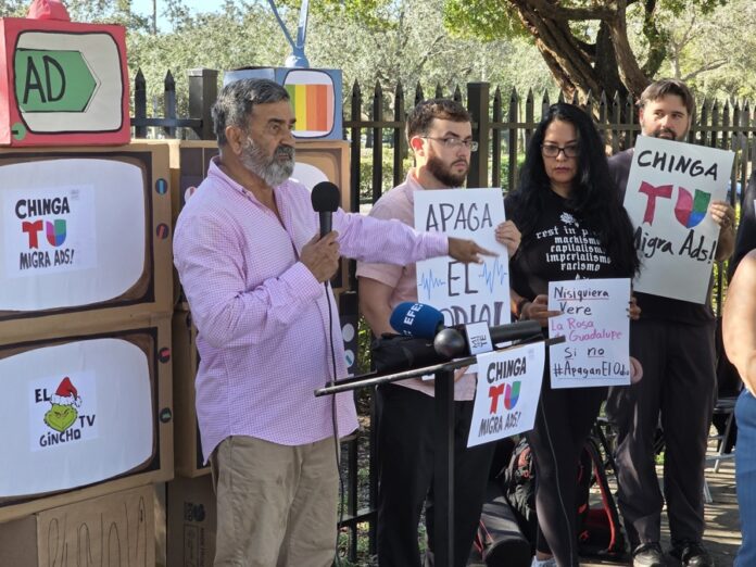 Activistas reclaman a Telemundo y Univision que cesen de emitir publicidad del ICE en EEUU ICE