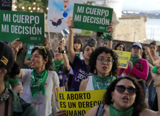 Puertorriqueños protestan por la ley que reconoce al no nacido como persona natural ley