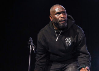 Iglesia de Atlanta atrae a miles de jóvenes con sermones directos y adoración conmovedora