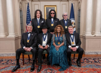 Trump presenta los premios del Centro Kennedy en reconocimiento a Stallone, Kiss y Gloria Gaynor