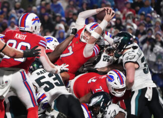 Eagles vencen 13-12 a Bills tras falla de Josh Allen al buscar a Shakir en intento de conversión