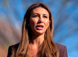 Exabogada de Trump está descalificada para ser fiscal en Nueva Jersey, dice tribunal