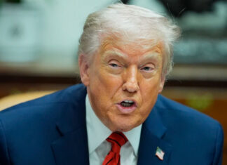 La aprobación a la gestión económica de Trump alcanza su punto más bajo, según encuesta AP-NORC