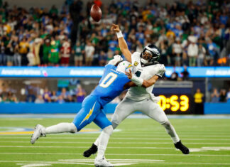 Las pérdidas de balón de Jalen Hurts condenan a Eagles a su 3ra derrota seguida