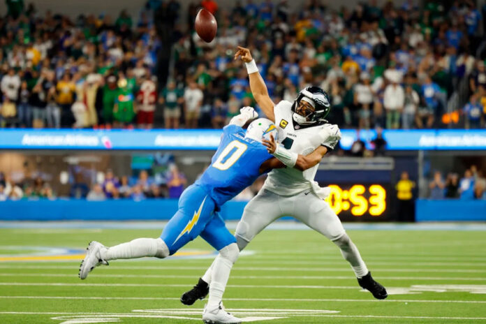 Las-pérdidas-de-balón-de-Jalen-Hurts-condenan-a-Eagles-a-su-3ra-derrota-seguida