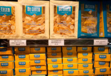 Los aranceles en 2do mandato de Trump han costado 1.200 dólares por hogar en EE. UU., dicen demócratas