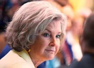 Susie Wiles, jefa de despacho de la Casa Blanca, critica a Bondi y opina sobre Trump en Vanity Fair