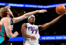 Triple de Edgecombe en últimos segundos da a 76ers victoria de 139-136 en alargue sobre Grizzlies