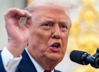 Trump añade cinco países a su lista de prohibición de entrada